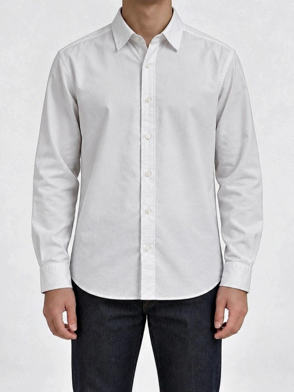 Uniqlo Slim Fit Button Down Shirt in White Size Medium